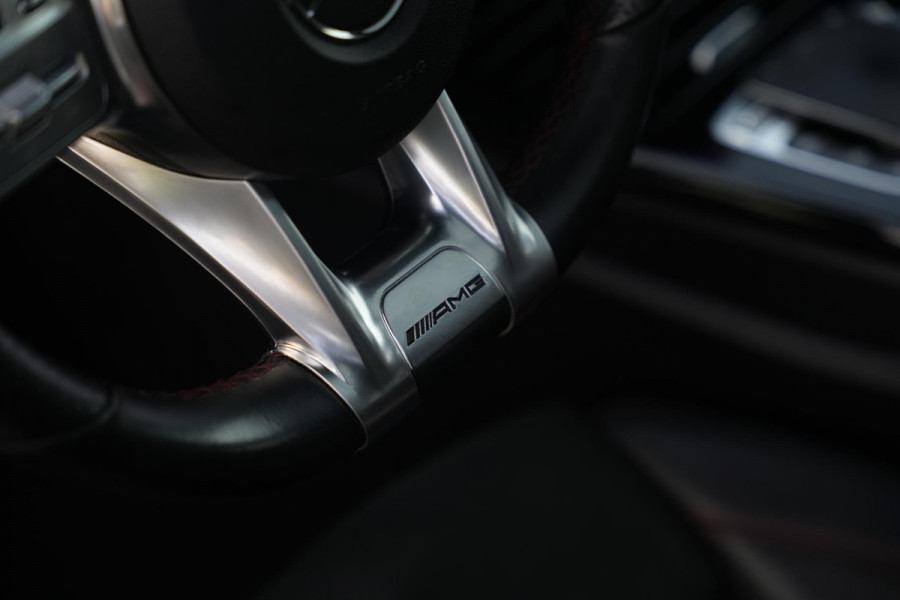 Mercedes-Benz A-Klasse 200 Launch Edition Premium Plus AMG panoramadak AMBIENT Apple Carplay Brake assist Camera Multimedia Getint glas 19"L.M. Cruise Navi