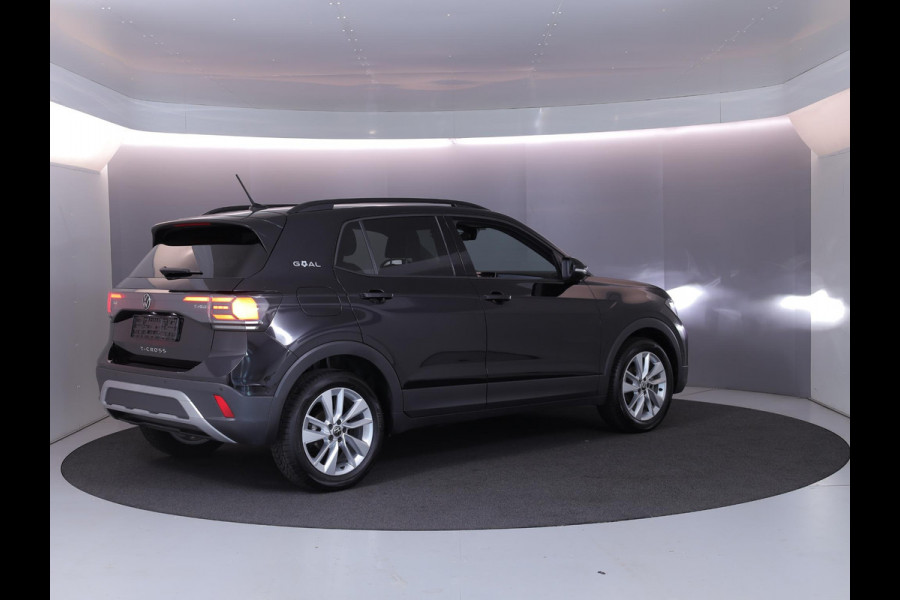Volkswagen T-Cross 1.0 TSI Life Edition GOAL 116 pk Automaat (DSG) | Navigatie | Trekhaak (afneembaar) | Parkeersensoren (Park assist) | Autom. airco | Stoelverwarming |