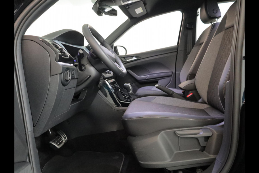 Volkswagen T-Cross 1.0 TSI Life Edition GOAL 116 pk Automaat (DSG) | Navigatie | Trekhaak (afneembaar) | Parkeersensoren (Park assist) | Autom. airco | Stoelverwarming |