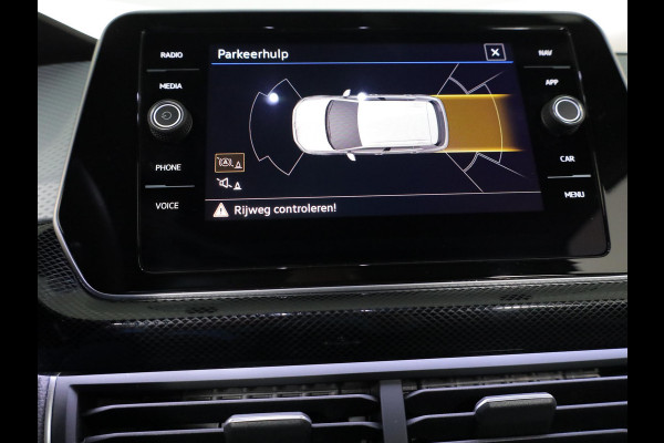 Volkswagen T-Cross 1.0 TSI Life Edition GOAL 116 pk Automaat (DSG) | Navigatie | Trekhaak (afneembaar) | Parkeersensoren (Park assist) | Autom. airco | Stoelverwarming |