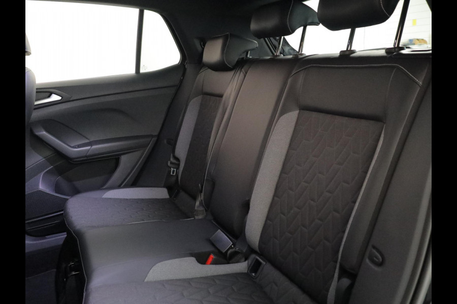 Volkswagen T-Cross 1.0 TSI Life Edition GOAL 116 pk Automaat (DSG) | Navigatie | Trekhaak (afneembaar) | Parkeersensoren (Park assist) | Autom. airco | Stoelverwarming |