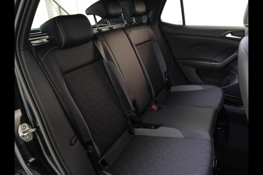 Volkswagen T-Cross 1.0 TSI Life Edition GOAL 116 pk Automaat (DSG) | Navigatie | Trekhaak (afneembaar) | Parkeersensoren (Park assist) | Autom. airco | Stoelverwarming |