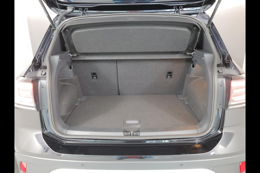 Volkswagen T-Cross 1.0 TSI Life Edition GOAL 116 pk Automaat (DSG) | Navigatie | Trekhaak (afneembaar) | Parkeersensoren (Park assist) | Autom. airco | Stoelverwarming |