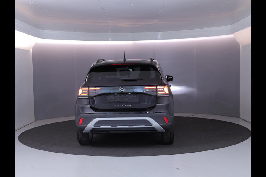 Volkswagen T-Cross 1.0 TSI Life Edition GOAL 116 pk Automaat (DSG) | Navigatie | Trekhaak (afneembaar) | Parkeersensoren (Park assist) | Autom. airco | Stoelverwarming |