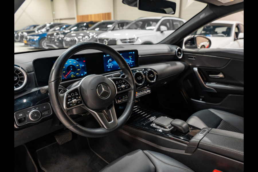 Mercedes-Benz CLA-Klasse Shooting Brake 180 Luxury Line, Navi, Camera, Cruise, Clima, Multistuur, Bluetooth/Tel, Voll Onderhoud