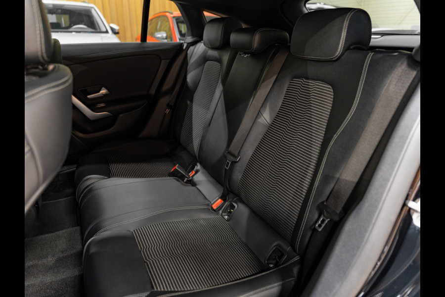 Mercedes-Benz CLA-Klasse Shooting Brake 180 Luxury Line, Navi, Camera, Cruise, Clima, Multistuur, Bluetooth/Tel, Voll Onderhoud