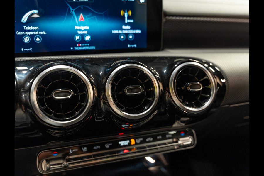 Mercedes-Benz CLA-Klasse Shooting Brake 180 Luxury Line, Navi, Camera, Cruise, Clima, Multistuur, Bluetooth/Tel, Voll Onderhoud