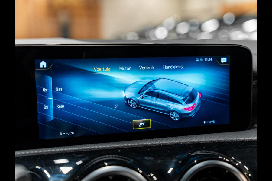 Mercedes-Benz CLA-Klasse Shooting Brake 180 Luxury Line, Navi, Camera, Cruise, Clima, Multistuur, Bluetooth/Tel, Voll Onderhoud
