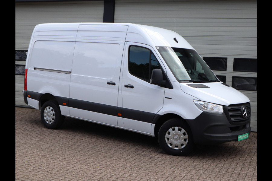 Mercedes-Benz eSprinter 320 81kWh L2H2 - Trekhaak - Cruise - MBUX - 2025