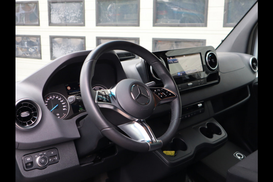 Mercedes-Benz eSprinter 320 81kWh L2H2 - Trekhaak - Cruise - MBUX - 2025