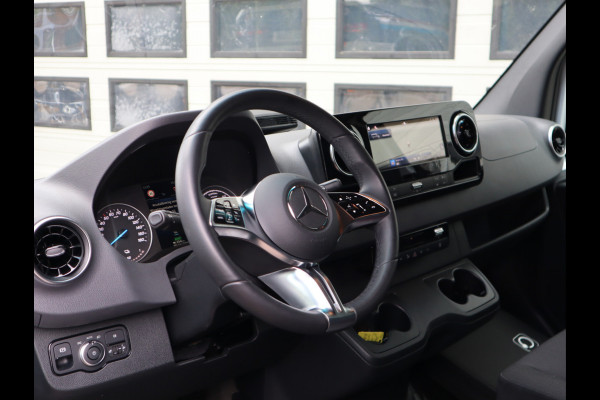 Mercedes-Benz eSprinter 320 81kWh L2H2 - Trekhaak - Cruise - MBUX - 2025