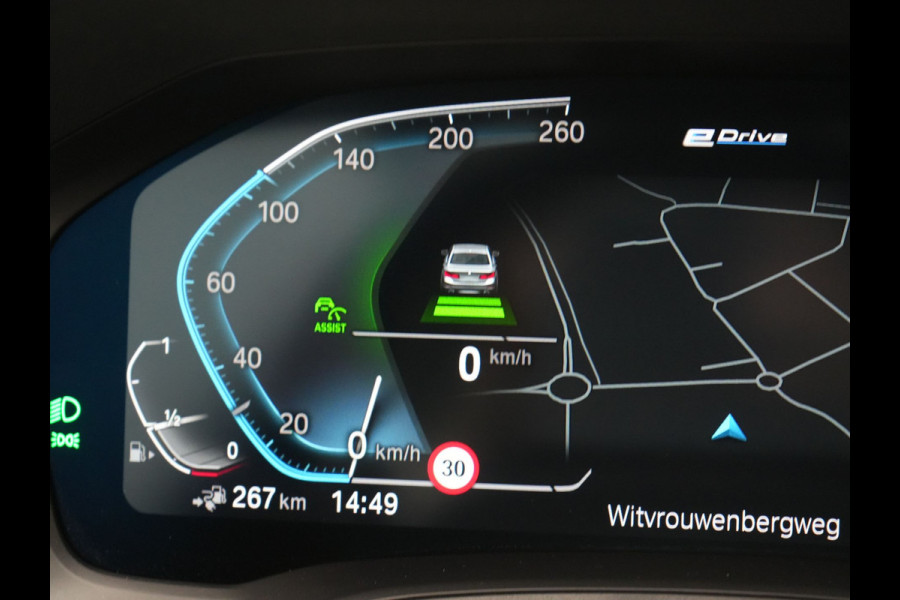 BMW 3 Serie Touring 330e Sport Line PHEV 293pk Dealer O.H. DRAVITGRAU | Trekhaak Af Fabriek | Adaptive Cruise | 360 Camera | Lederen Sportstoelen Memory & Verwarmd | Sfeerverlichting | Stuur Verwarmd | Apple Carplay | Navigatie | DAB | Plug In Hybrid |