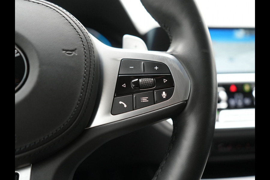 BMW 3 Serie Touring 330e Sport Line PHEV 293pk Dealer O.H. DRAVITGRAU | Trekhaak Af Fabriek | Adaptive Cruise | 360 Camera | Lederen Sportstoelen Memory & Verwarmd | Sfeerverlichting | Stuur Verwarmd | Apple Carplay | Navigatie | DAB | Plug In Hybrid |