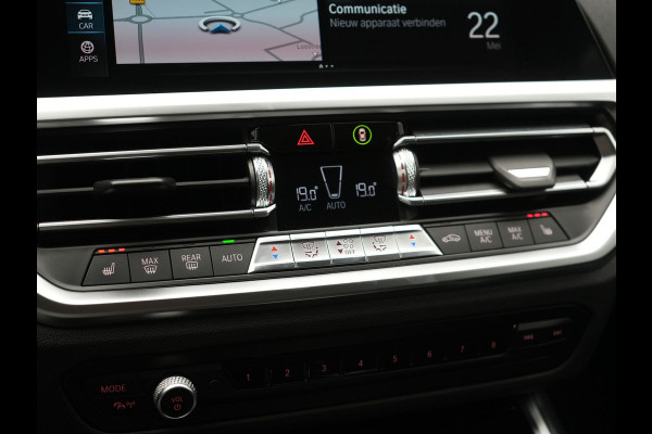 BMW 3 Serie Touring 330e Sport Line PHEV 293pk Dealer O.H. DRAVITGRAU | Trekhaak Af Fabriek | Adaptive Cruise | 360 Camera | Lederen Sportstoelen Memory & Verwarmd | Sfeerverlichting | Stuur Verwarmd | Apple Carplay | Navigatie | DAB | Plug In Hybrid |