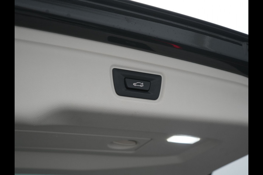 BMW 3 Serie Touring 330e Sport Line PHEV 293pk Dealer O.H. DRAVITGRAU | Trekhaak Af Fabriek | Adaptive Cruise | 360 Camera | Lederen Sportstoelen Memory & Verwarmd | Sfeerverlichting | Stuur Verwarmd | Apple Carplay | Navigatie | DAB | Plug In Hybrid |