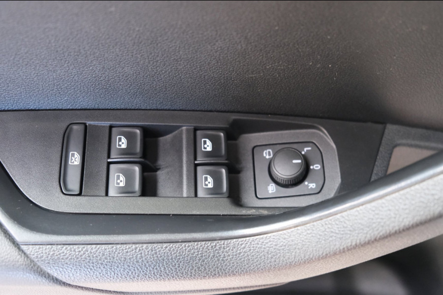 Škoda Karoq 1.0 TSI Style - Airco, Cruise, Navi, PDC, Carplay, Trekhaak.