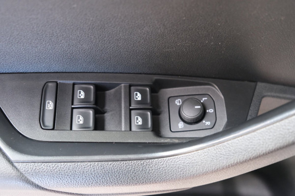 Škoda Karoq 1.0 TSI Style - Airco, Cruise, Navi, PDC, Carplay, Trekhaak.
