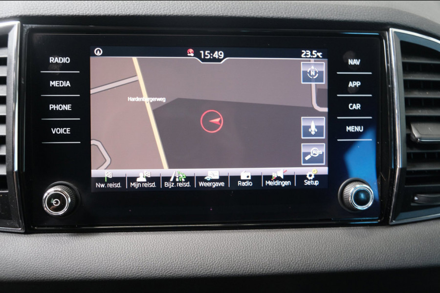 Škoda Karoq 1.0 TSI Style - Airco, Cruise, Navi, PDC, Carplay, Trekhaak.