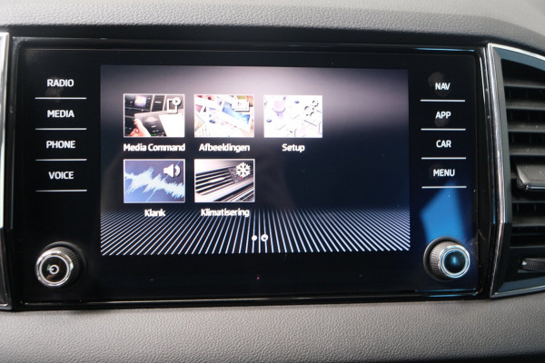 Škoda Karoq 1.0 TSI Style - Airco, Cruise, Navi, PDC, Carplay, Trekhaak.