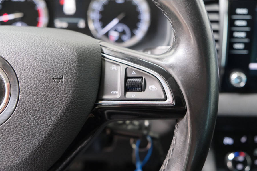 Škoda Karoq 1.0 TSI Style - Airco, Cruise, Navi, PDC, Carplay, Trekhaak.