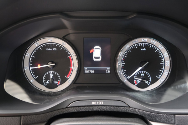Škoda Karoq 1.0 TSI Style - Airco, Cruise, Navi, PDC, Carplay, Trekhaak.