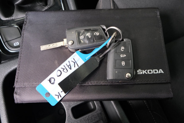 Škoda Karoq 1.0 TSI Style - Airco, Cruise, Navi, PDC, Carplay, Trekhaak.