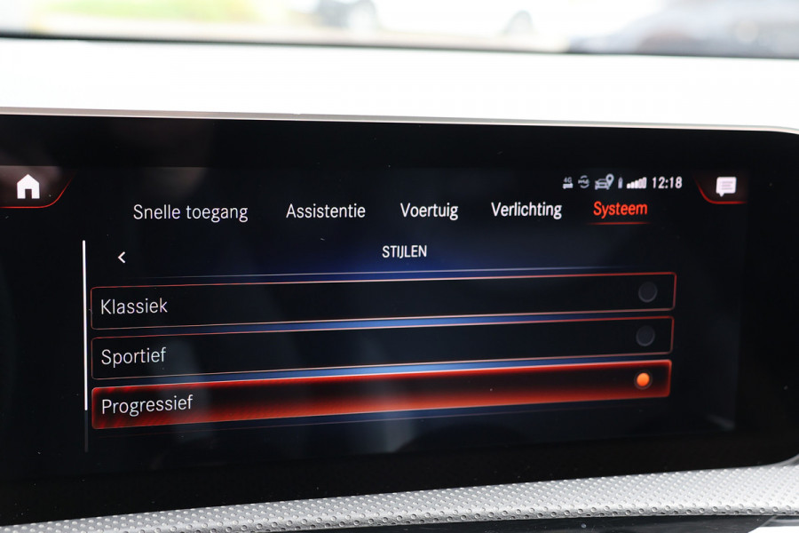 Mercedes-Benz A-Klasse A 180 d AMG pakket | Panorama dak | Burmester | Widescreen | Apple Carplay | Sfeerverlichting | Stoelverwarming | Alcantara | 360 PDC | Volledig onderhouden | Nieuwe Distributieriem