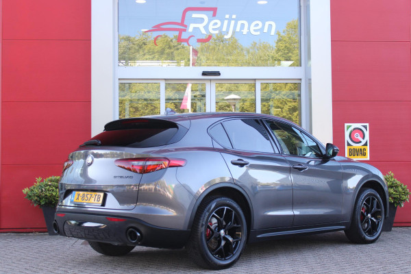 Alfa Romeo Stelvio 2.0 T 280PK Q4 AWD B-Tech | DRIVER ASSISTENCE PACK2: | ACHTERUITRIJCAMERA | PARKEERSENSOREN VOOR / ACHTER | DODEHOEKDETECTIE | DIMMENDE BINNENSPIEGEL | CONVENIENCE PACK: | KEYLESS ENTRY / START | WARMTE WERENDE VOORRUIT | ELEKTRSICHE STOELVERSTELLING MET GEHEUGEN | ELEKTRISCH VERWARMEDE VOORSTOELEN | ELEKTRISCH VERWARMBAAR STUURWIEL | LEDEREN BEKLEDING | RODE REMKLAUWEN | 19"INCH LICHTMETALEN VELGEN | BI-XENON KOPLAMPEN MET SPROEIINSTALATIE | ELEKTRISCHE ACHTERKLEP | NAVIGATIE | DAB+ RADIO | ADAPTIVE CRUISE CONTROL |