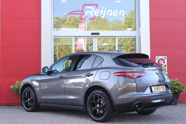 Alfa Romeo Stelvio 2.0 T 280PK Q4 AWD B-Tech | DRIVER ASSISTENCE PACK2: | ACHTERUITRIJCAMERA | PARKEERSENSOREN VOOR / ACHTER | DODEHOEKDETECTIE | DIMMENDE BINNENSPIEGEL | CONVENIENCE PACK: | KEYLESS ENTRY / START | WARMTE WERENDE VOORRUIT | ELEKTRSICHE STOELVERSTELLING MET GEHEUGEN | ELEKTRISCH VERWARMEDE VOORSTOELEN | ELEKTRISCH VERWARMBAAR STUURWIEL | LEDEREN BEKLEDING | RODE REMKLAUWEN | 19"INCH LICHTMETALEN VELGEN | BI-XENON KOPLAMPEN MET SPROEIINSTALATIE | ELEKTRISCHE ACHTERKLEP | NAVIGATIE | DAB+ RADIO | ADAPTIVE CRUISE CONTROL |