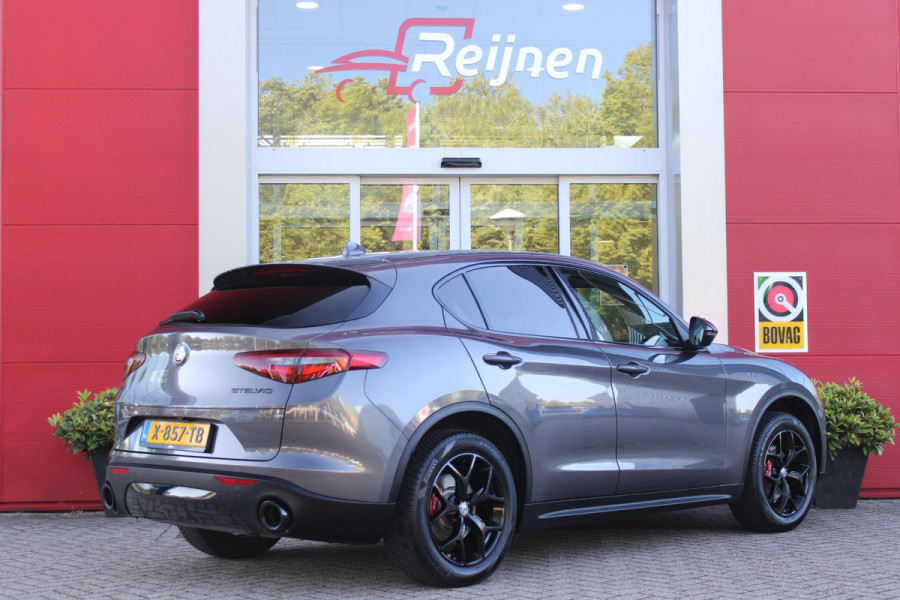 Alfa Romeo Stelvio 2.0 T 280PK Q4 AWD B-Tech | DRIVER ASSISTENCE PACK2: | ACHTERUITRIJCAMERA | PARKEERSENSOREN VOOR / ACHTER | DODEHOEKDETECTIE | DIMMENDE BINNENSPIEGEL | CONVENIENCE PACK: | KEYLESS ENTRY / START | WARMTE WERENDE VOORRUIT | ELEKTRSICHE STOELVERSTELLING MET GEHEUGEN | ELEKTRISCH VERWARMEDE VOORSTOELEN | ELEKTRISCH VERWARMBAAR STUURWIEL | LEDEREN BEKLEDING | RODE REMKLAUWEN | 19"INCH LICHTMETALEN VELGEN | BI-XENON KOPLAMPEN MET SPROEIINSTALATIE | ELEKTRISCHE ACHTERKLEP | NAVIGATIE | DAB+ RADIO | ADAPTIVE CRUISE CONTROL |