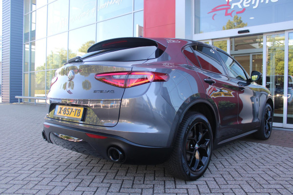 Alfa Romeo Stelvio 2.0 T 280PK Q4 AWD B-Tech | DRIVER ASSISTENCE PACK2: | ACHTERUITRIJCAMERA | PARKEERSENSOREN VOOR / ACHTER | DODEHOEKDETECTIE | DIMMENDE BINNENSPIEGEL | CONVENIENCE PACK: | KEYLESS ENTRY / START | WARMTE WERENDE VOORRUIT | ELEKTRSICHE STOELVERSTELLING MET GEHEUGEN | ELEKTRISCH VERWARMEDE VOORSTOELEN | ELEKTRISCH VERWARMBAAR STUURWIEL | LEDEREN BEKLEDING | RODE REMKLAUWEN | 19"INCH LICHTMETALEN VELGEN | BI-XENON KOPLAMPEN MET SPROEIINSTALATIE | ELEKTRISCHE ACHTERKLEP | NAVIGATIE | DAB+ RADIO | ADAPTIVE CRUISE CONTROL |