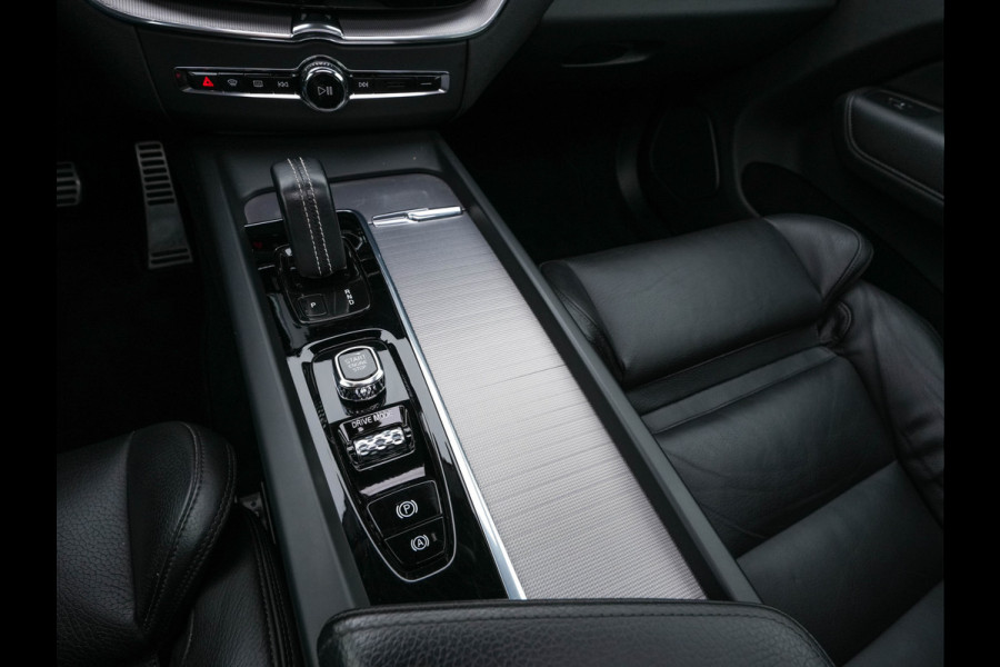 Volvo XC60 2.0 B5 R-Design Business Pro (INCL-BTW) Aut. *PANO | LEATHER | MEMORY-PACK | HEATED-SPORTSEATS | CAMERA | NAVI-FULLMAP | SHIFTPADDLES | PRIVACY-GLASS | AIRSUSPENSION | ECC | PDC | CRUISE | 19''ALU