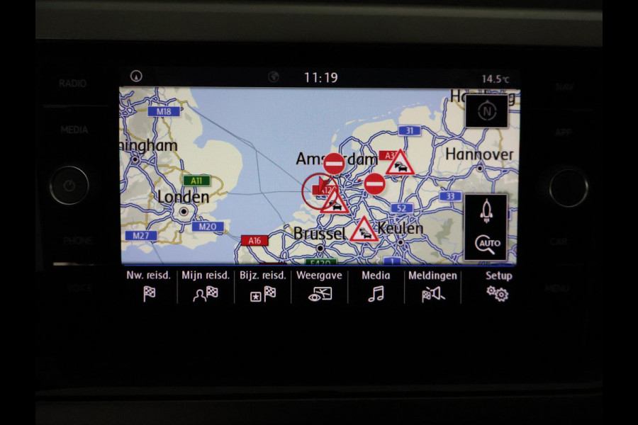 Volkswagen Polo TSI COMFORTLINE 95 PK GARANTIE TOT 2029* . NAVIGATIE . PARKEERSENSOREN VOOR  & ACHTER .