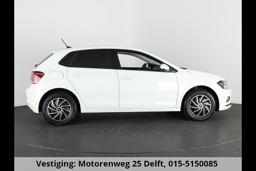 Volkswagen Polo TSI COMFORTLINE 95 PK GARANTIE TOT 2029* . NAVIGATIE . PARKEERSENSOREN VOOR  & ACHTER .