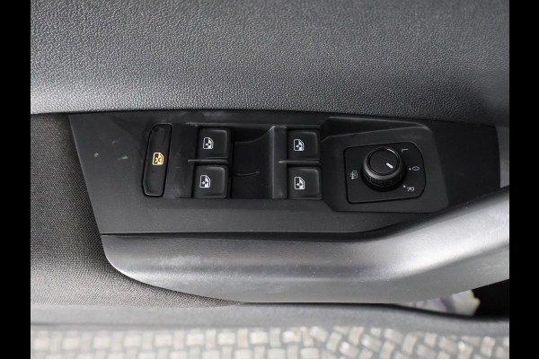Volkswagen Polo TSI COMFORTLINE 95 PK GARANTIE TOT 2029* . NAVIGATIE . PARKEERSENSOREN VOOR  & ACHTER .