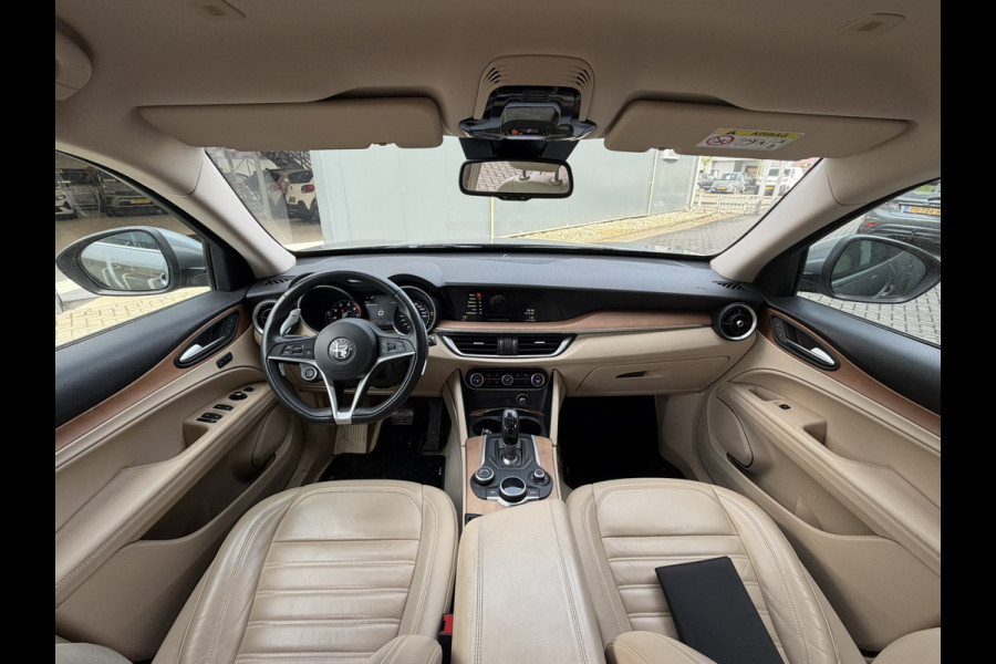 Alfa Romeo Stelvio 2.0 T AWD First Edition | Meer foto's volgen