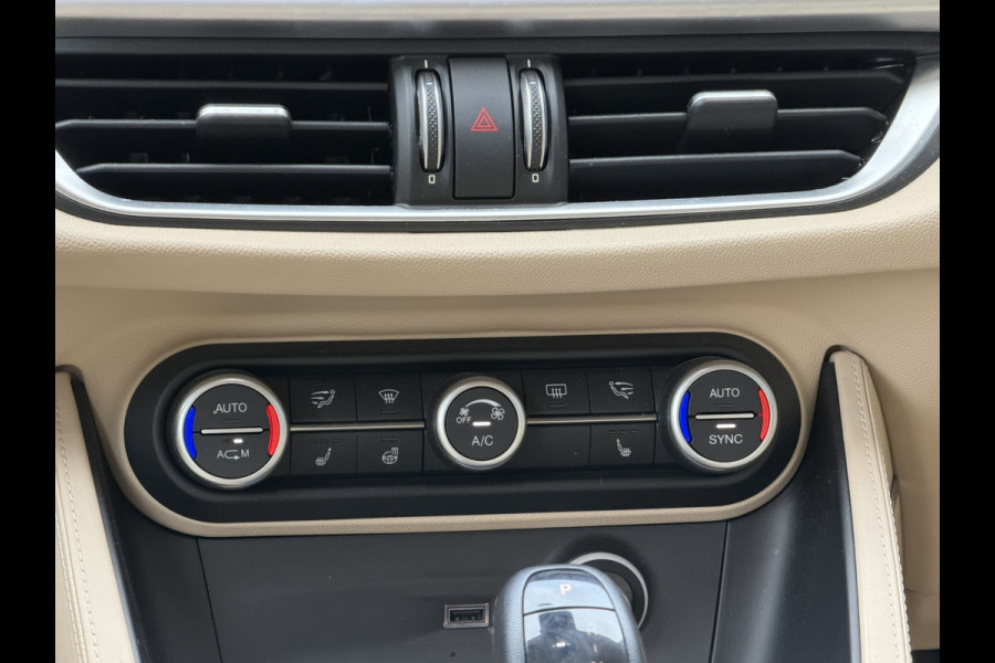 Alfa Romeo Stelvio 2.0 T AWD First Edition | Meer foto's volgen