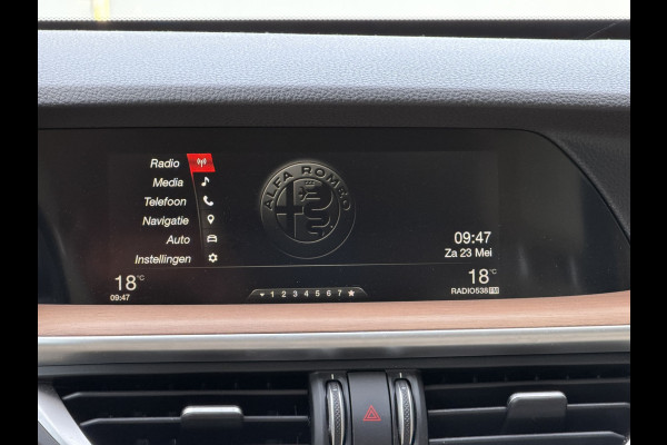 Alfa Romeo Stelvio 2.0 T AWD First Edition | Meer foto's volgen