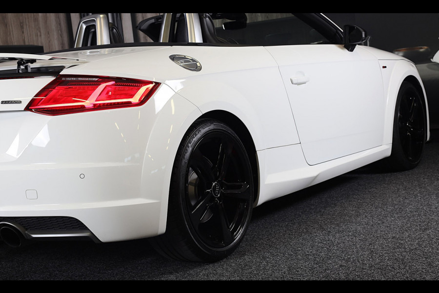 Audi TT Roadster 2.0 TFSI Quattro S Line / 230 PK / Virtual Cockpit / AUT / Navi / Camera / Ecc / Elek Pakket / Led / Pdc / 19 Inc