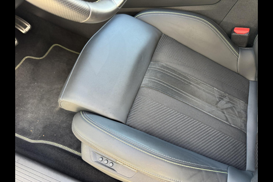 Peugeot 308 1.6 Plug-in Hybrid 225 GT | Massage | Stoelverw. | Rijklaar geleverd incl 12 maanden BOVAG garantie!