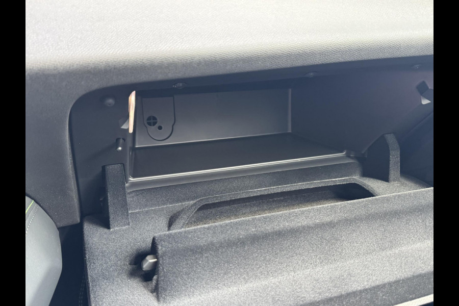 Peugeot e-408 GT Avantage 58 kWh | Warmtepomp | Pano | Massage | Stoelverw | 360 camera