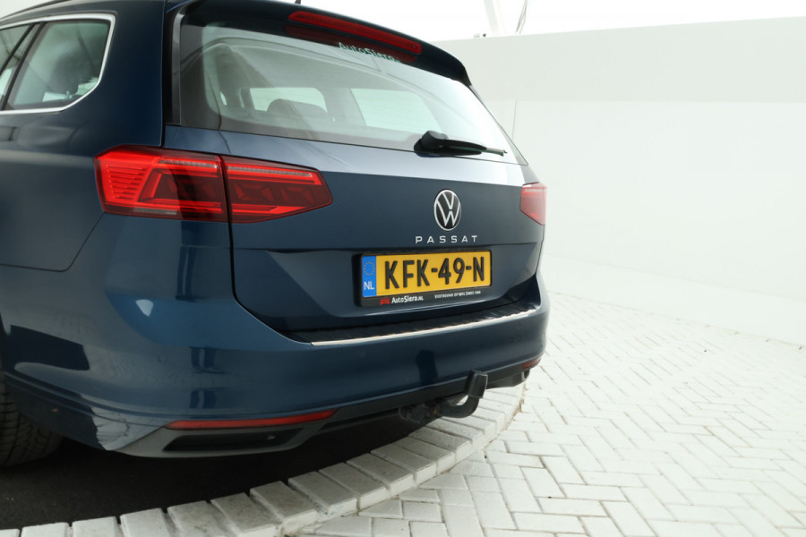 Volkswagen Passat Variant 1.6 TDI Elegance Business R Automaat, Navigatie, Apple carplay, Climate,
