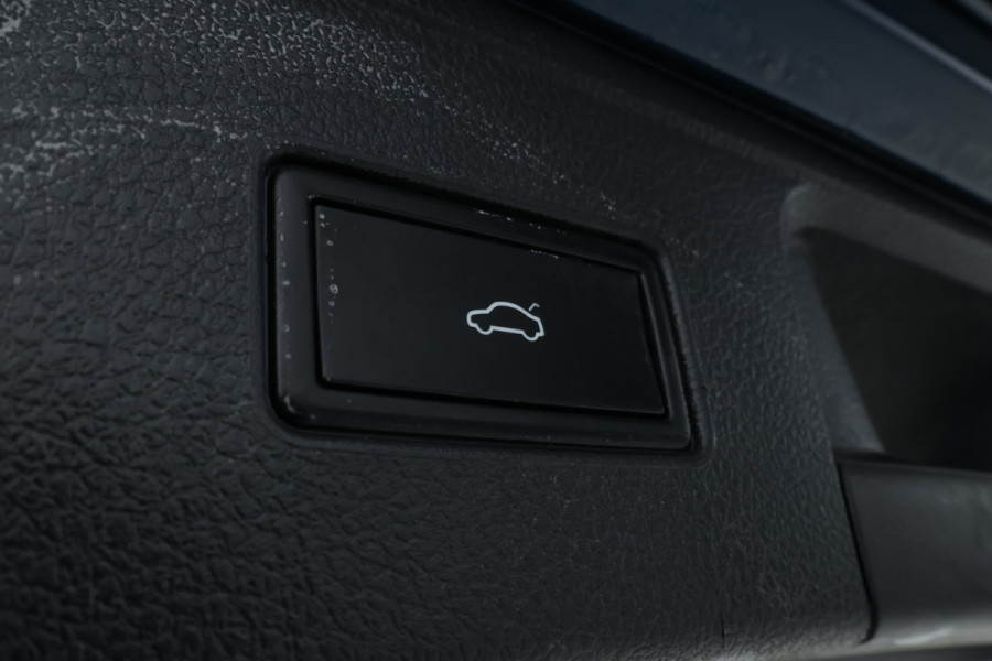 Volkswagen Passat Variant 1.6 TDI Elegance Business R Automaat, Navigatie, Apple carplay, Climate,