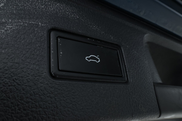 Volkswagen Passat Variant 1.6 TDI Elegance Business R Automaat, Navigatie, Apple carplay, Climate,