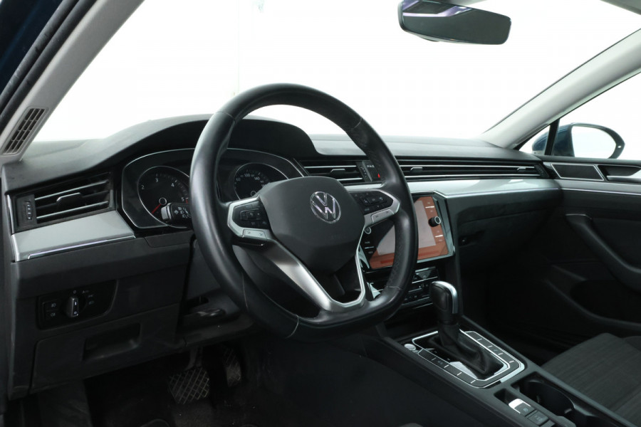 Volkswagen Passat Variant 1.6 TDI Elegance Business R Automaat, Navigatie, Apple carplay, Climate,