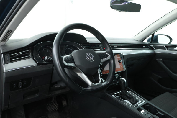 Volkswagen Passat Variant 1.6 TDI Elegance Business R Automaat, Navigatie, Apple carplay, Climate,