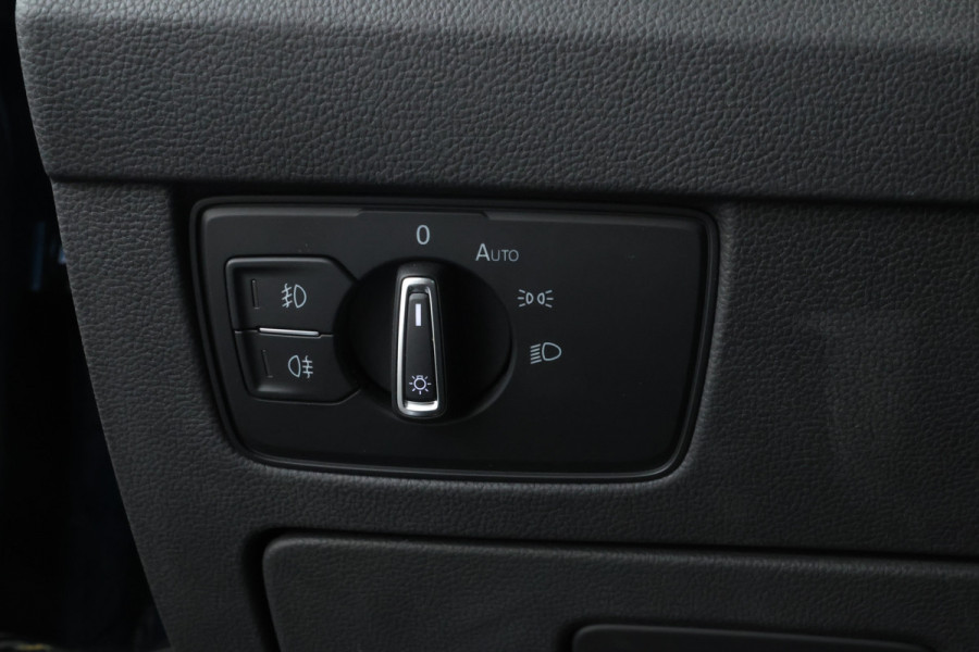 Volkswagen Passat Variant 1.6 TDI Elegance Business R Automaat, Navigatie, Apple carplay, Climate,