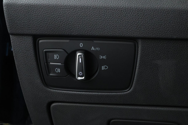 Volkswagen Passat Variant 1.6 TDI Elegance Business R Automaat, Navigatie, Apple carplay, Climate,