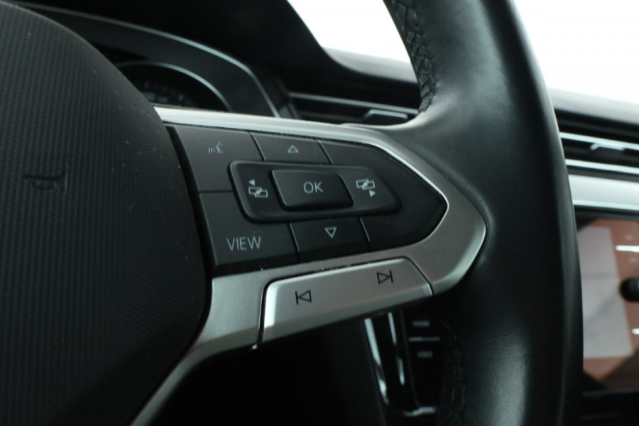 Volkswagen Passat Variant 1.6 TDI Elegance Business R Automaat, Navigatie, Apple carplay, Climate,