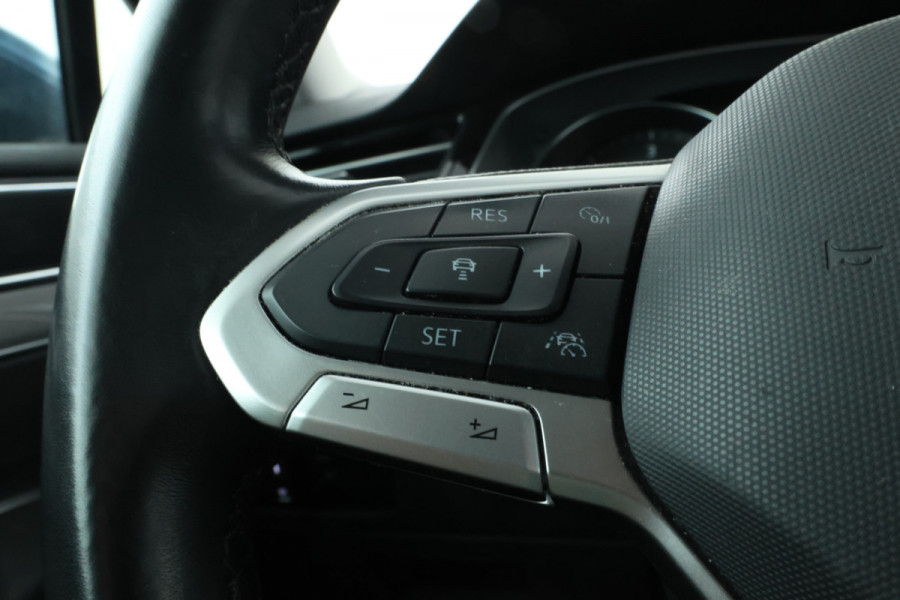 Volkswagen Passat Variant 1.6 TDI Elegance Business R Automaat, Navigatie, Apple carplay, Climate,